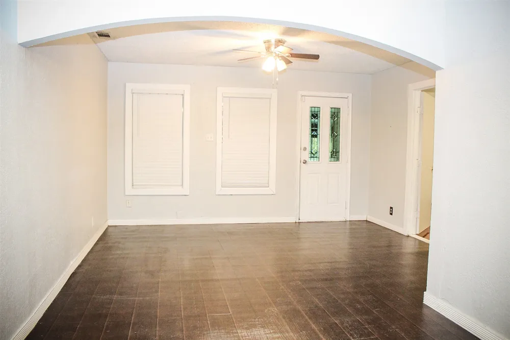 1318 S Ewing Avenue Dallas, TX 75216