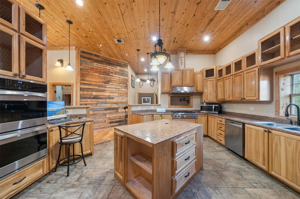 6950 Fm 945 Coldspring, TX 77331