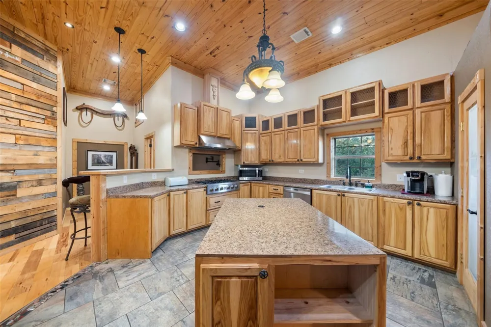 6950 Fm 945 Coldspring, TX 77331