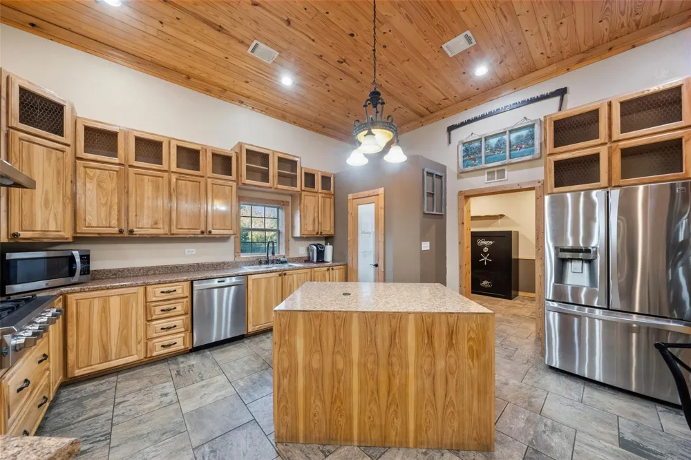 6950 Fm 945 Coldspring, TX 77331
