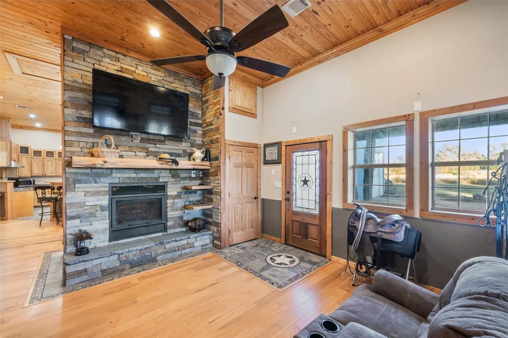 6950 Fm 945 Coldspring, TX 77331