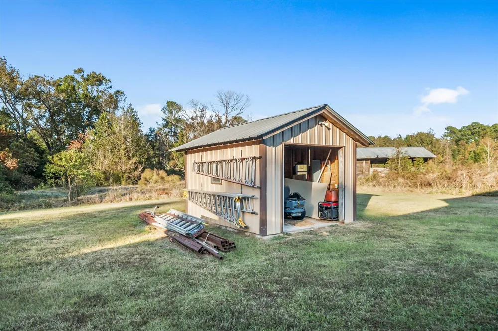 6950 Fm 945 Coldspring, TX 77331