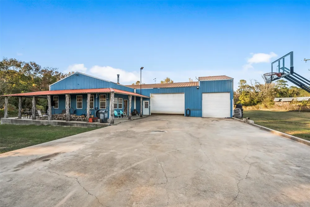 6950 Fm 945 Coldspring, TX 77331
