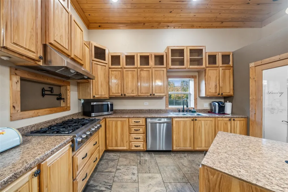 6950 Fm 945 Coldspring, TX 77331