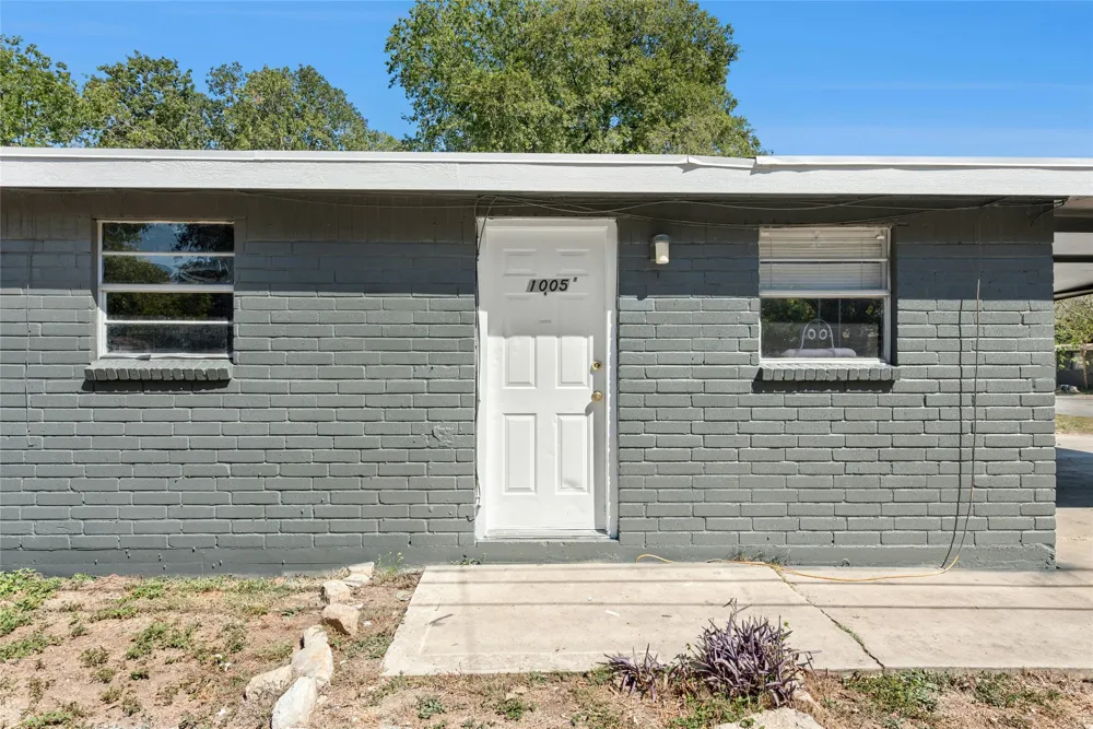 1011 Hackberry Street #A/B San Marcos, TX 78666