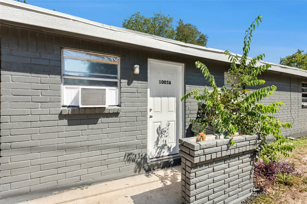 1011 Hackberry Street #A/B San Marcos, TX 78666