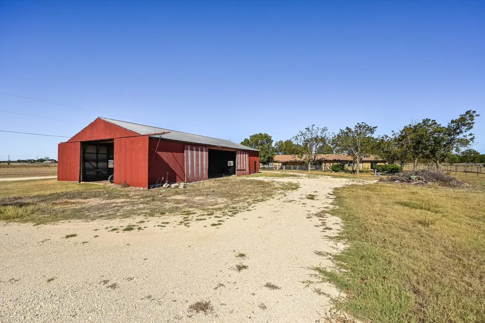 958 County Road 124 Georgetown, TX 78626