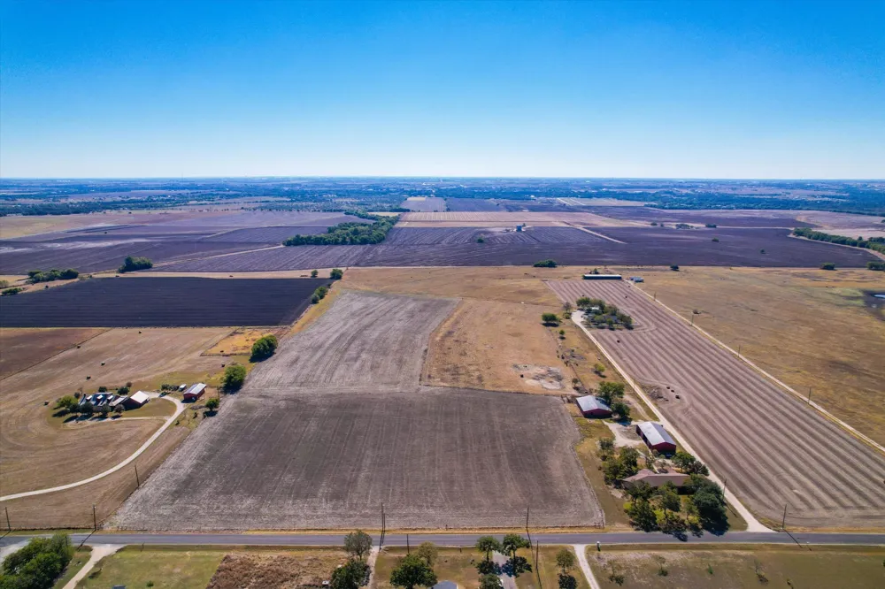 958 County Road 124 Georgetown, TX 78626
