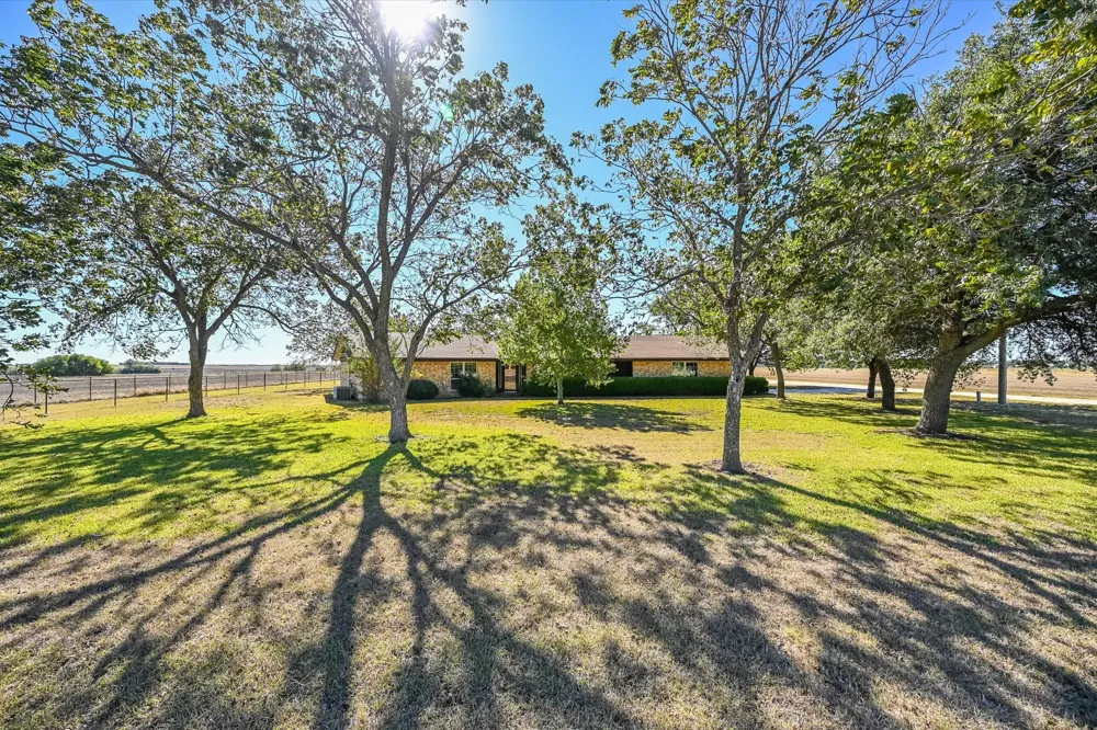 958 County Road 124 Georgetown, TX 78626
