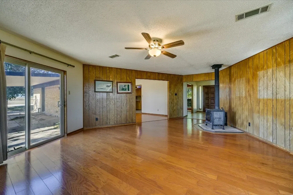 958 County Road 124 Georgetown, TX 78626