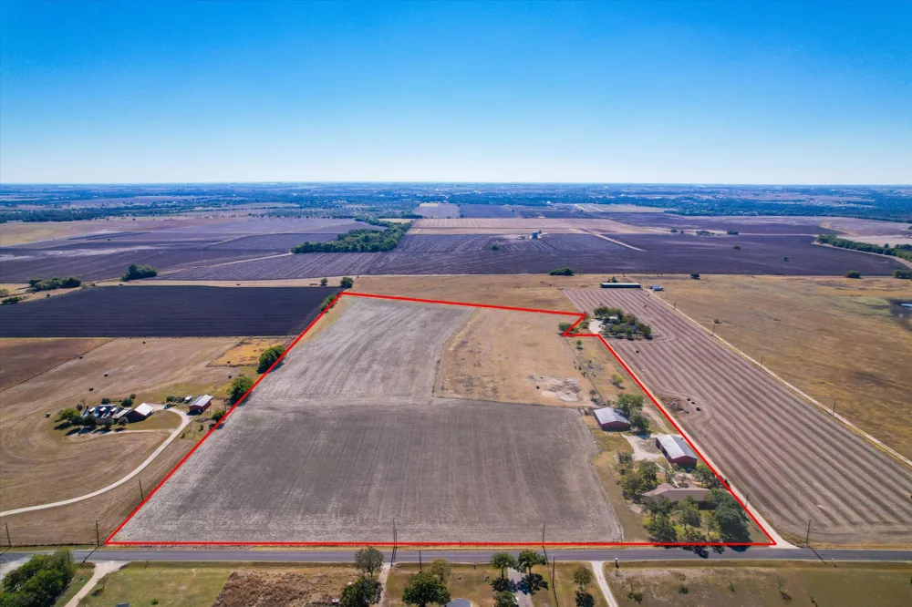 958 County Road 124 Georgetown, TX 78626