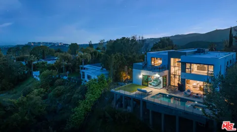 1172 Linda Flora Drive