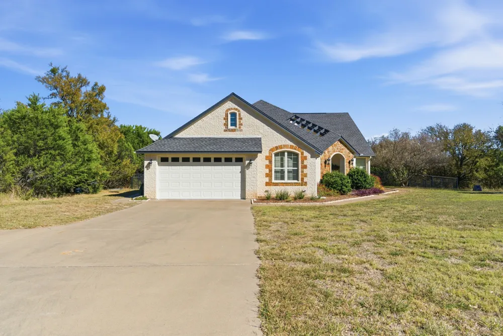 6525 Compass Way Bluff Dale, TX 76433