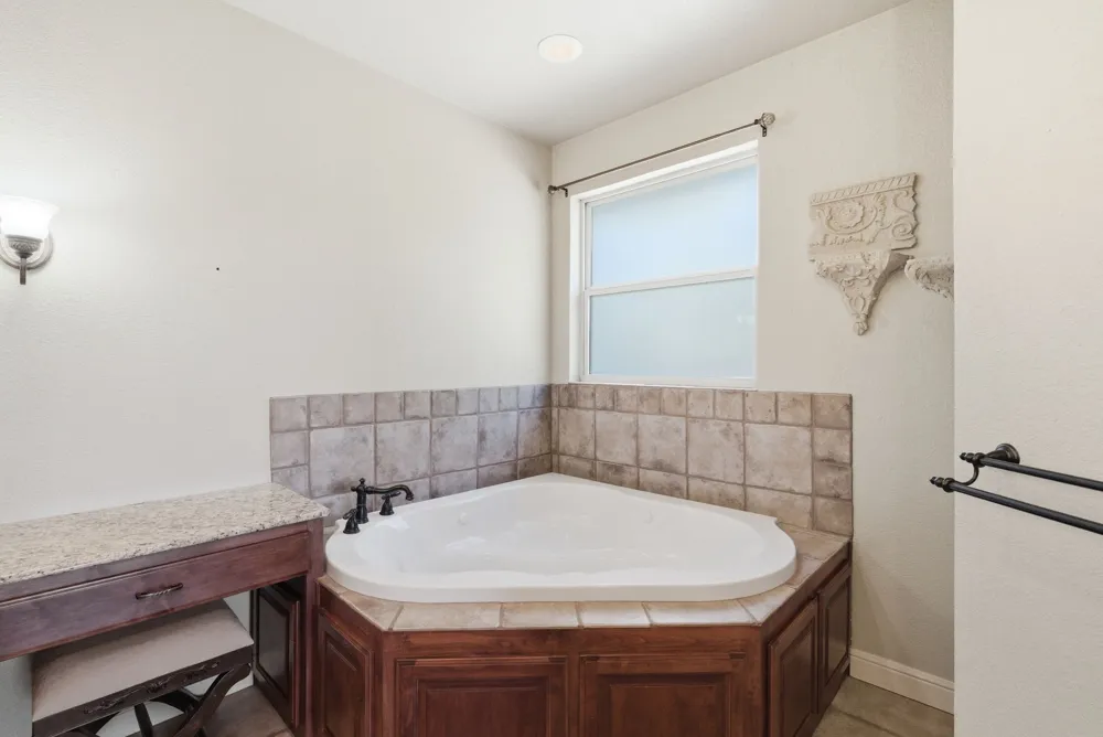 6525 Compass Way Bluff Dale, TX 76433