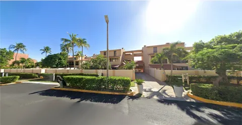 1015 HARBOURSIDE DR. #1015