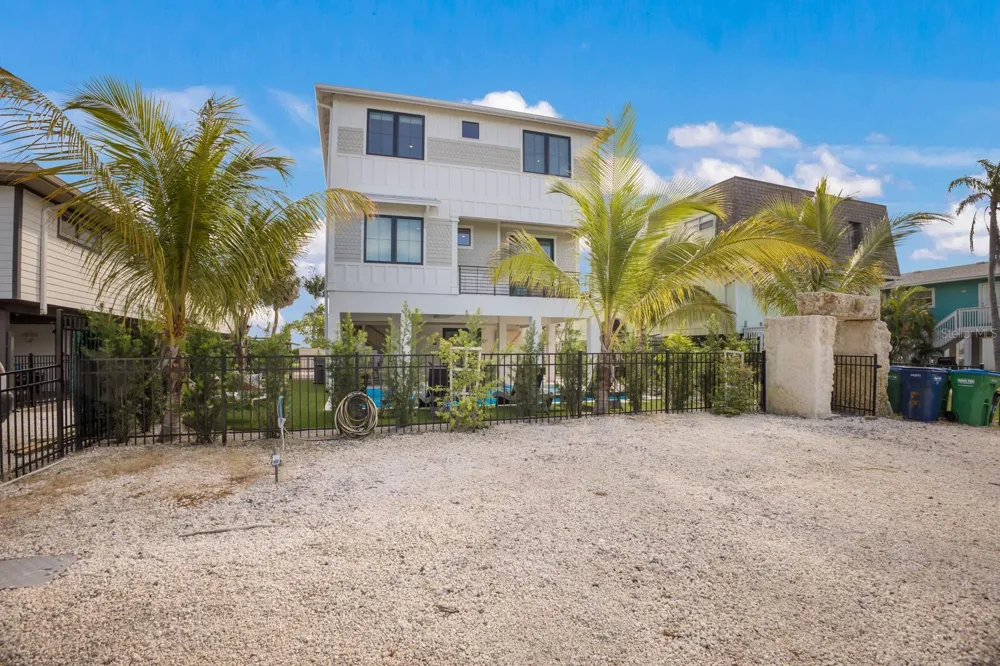 2415 AVENUE B Bradenton Beach, FL 34217