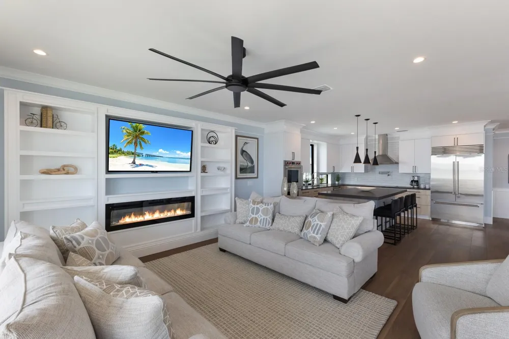 2415 AVENUE B Bradenton Beach, FL 34217
