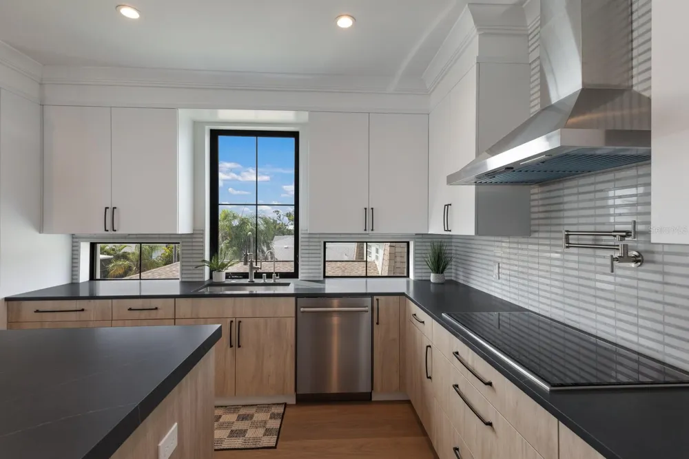 2415 AVENUE B Bradenton Beach, FL 34217