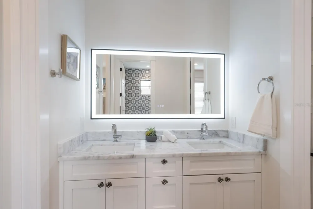 2415 AVENUE B Bradenton Beach, FL 34217