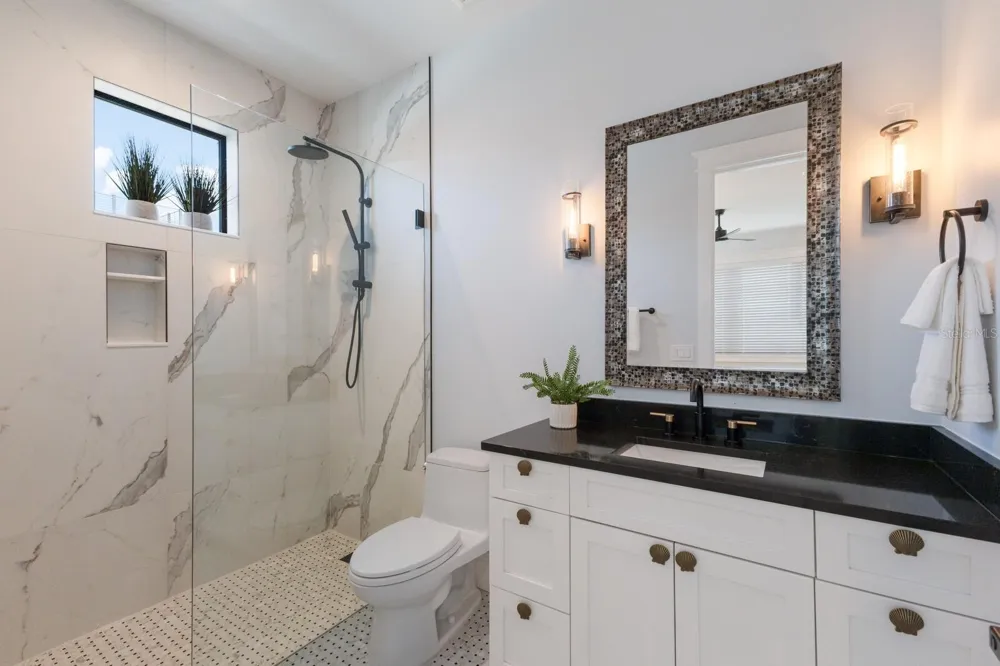2415 AVENUE B Bradenton Beach, FL 34217