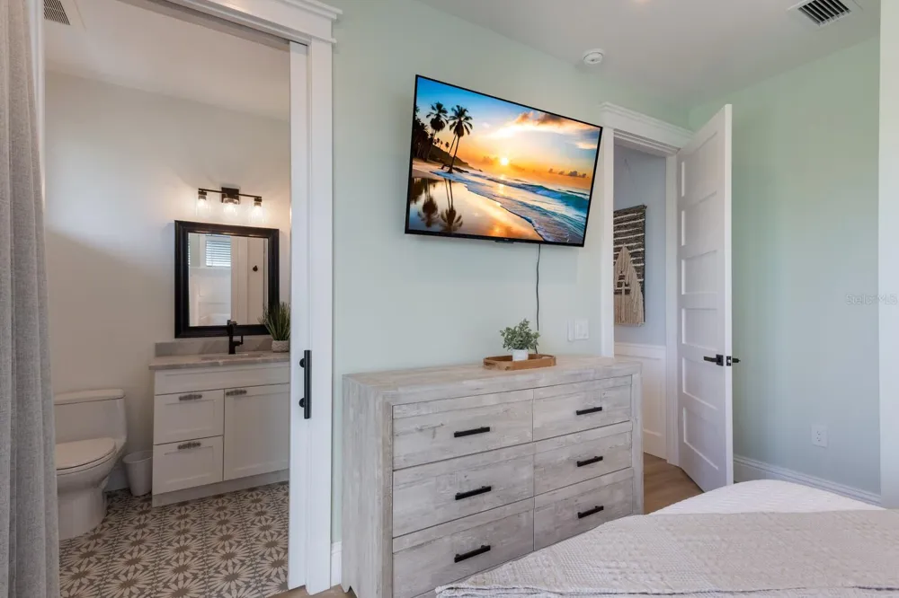 2415 AVENUE B Bradenton Beach, FL 34217