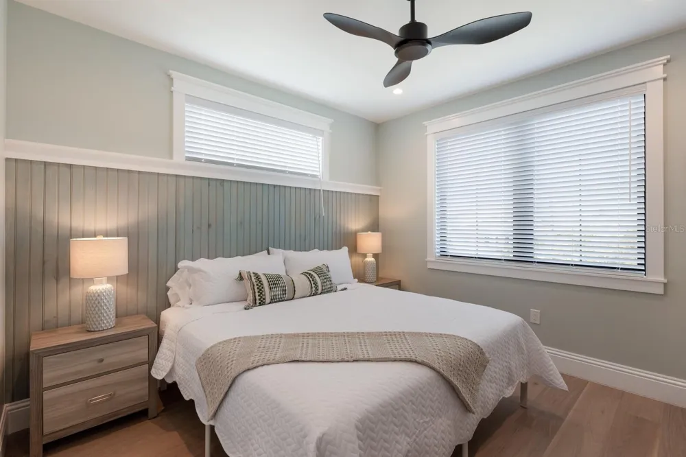 2415 AVENUE B Bradenton Beach, FL 34217
