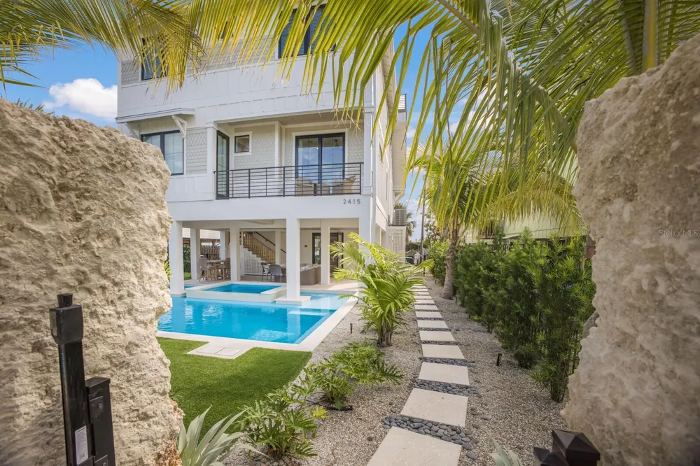 2415 AVENUE B Bradenton Beach, FL 34217