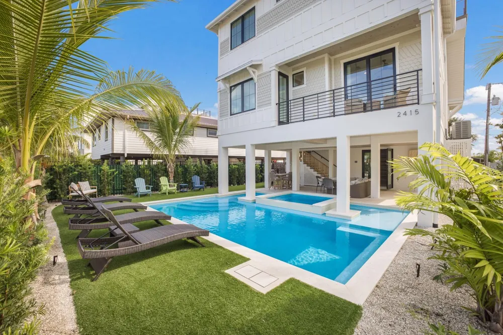 2415 AVENUE B Bradenton Beach, FL 34217
