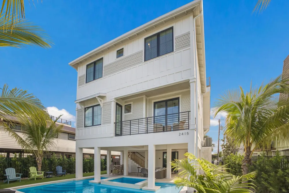 2415 AVENUE B Bradenton Beach, FL 34217