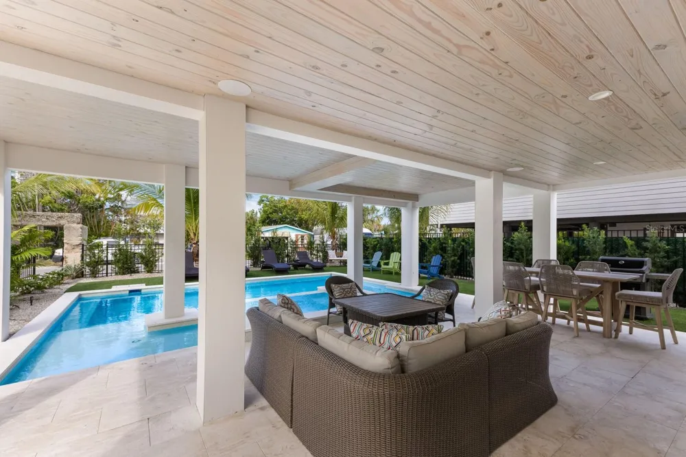 2415 AVENUE B Bradenton Beach, FL 34217