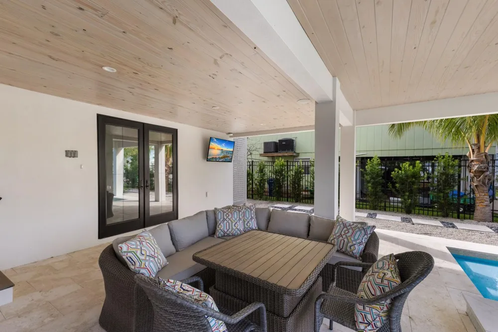 2415 AVENUE B Bradenton Beach, FL 34217