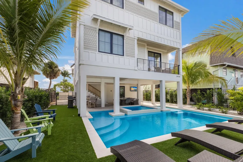 2415 AVENUE B Bradenton Beach, FL 34217