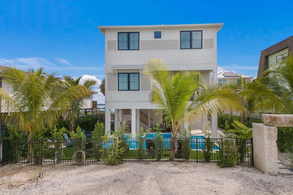 2415 AVENUE B Bradenton Beach, FL 34217