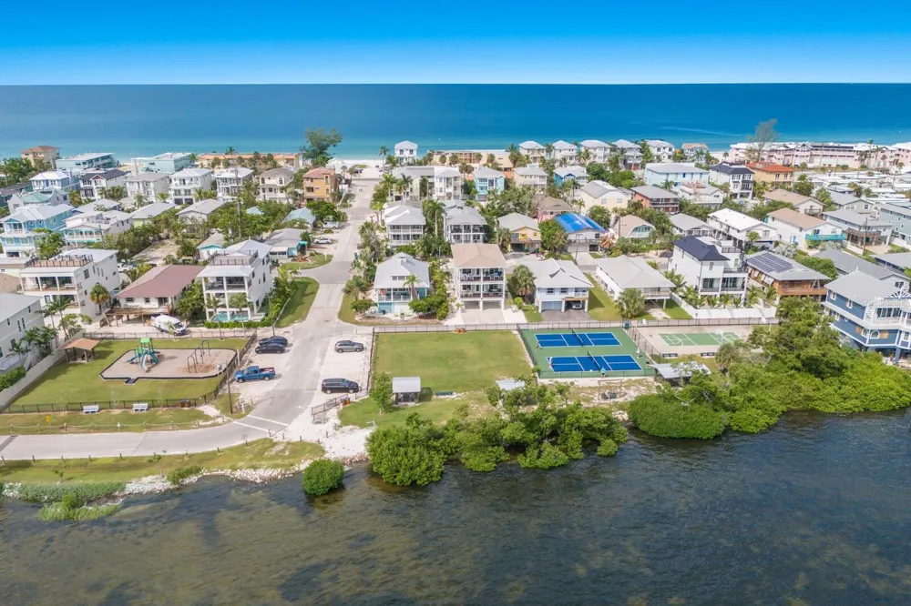 2415 AVENUE B Bradenton Beach, FL 34217