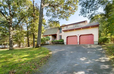 5 Bay Woods Drive