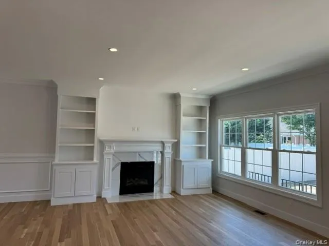 24 Patricia Lane Syosset, NY 11791