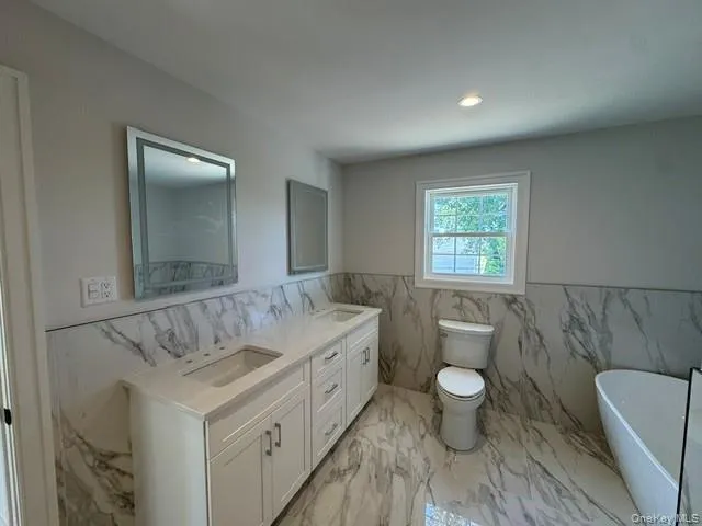 24 Patricia Lane Syosset, NY 11791
