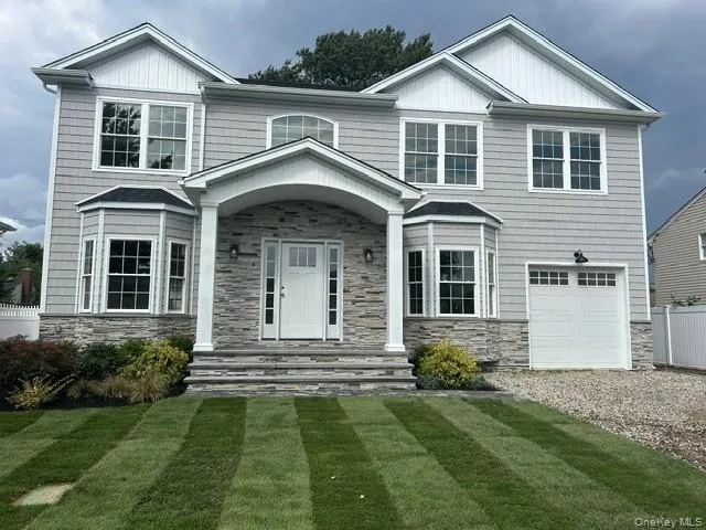 24 Patricia Lane Syosset, NY 11791