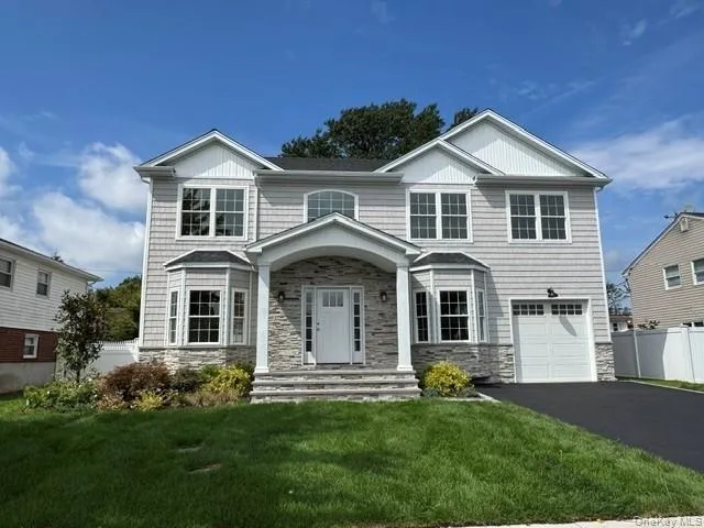24 Patricia Lane Syosset, NY 11791