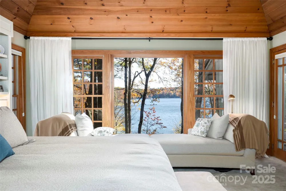 132 Red Bird Circle Lake Toxaway, NC 28747