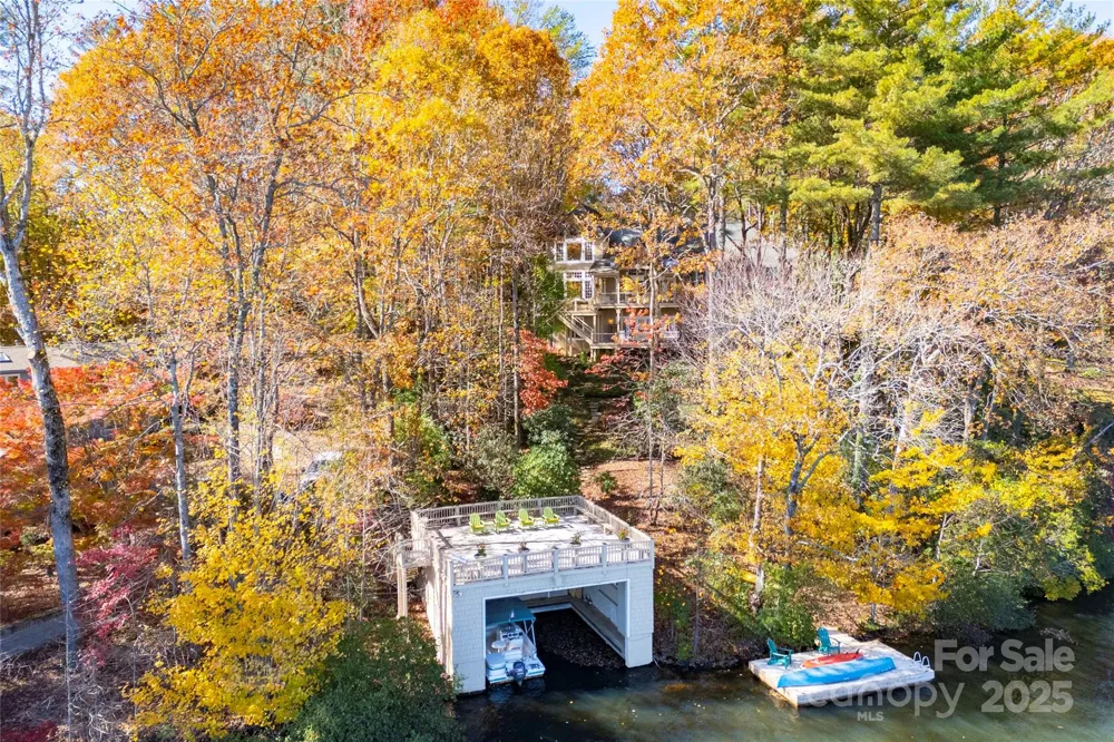 132 Red Bird Circle Lake Toxaway, NC 28747
