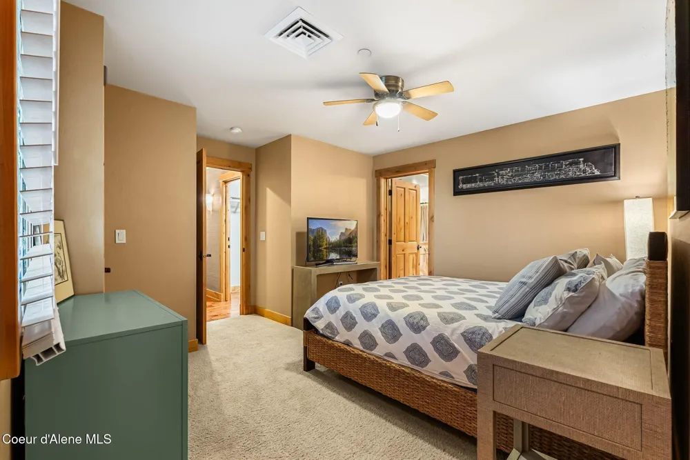 412 Sandpoint Avenue #334/335 Sandpoint, ID 83864