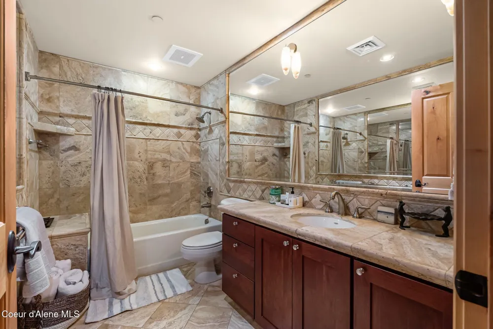 412 Sandpoint Avenue #334/335 Sandpoint, ID 83864