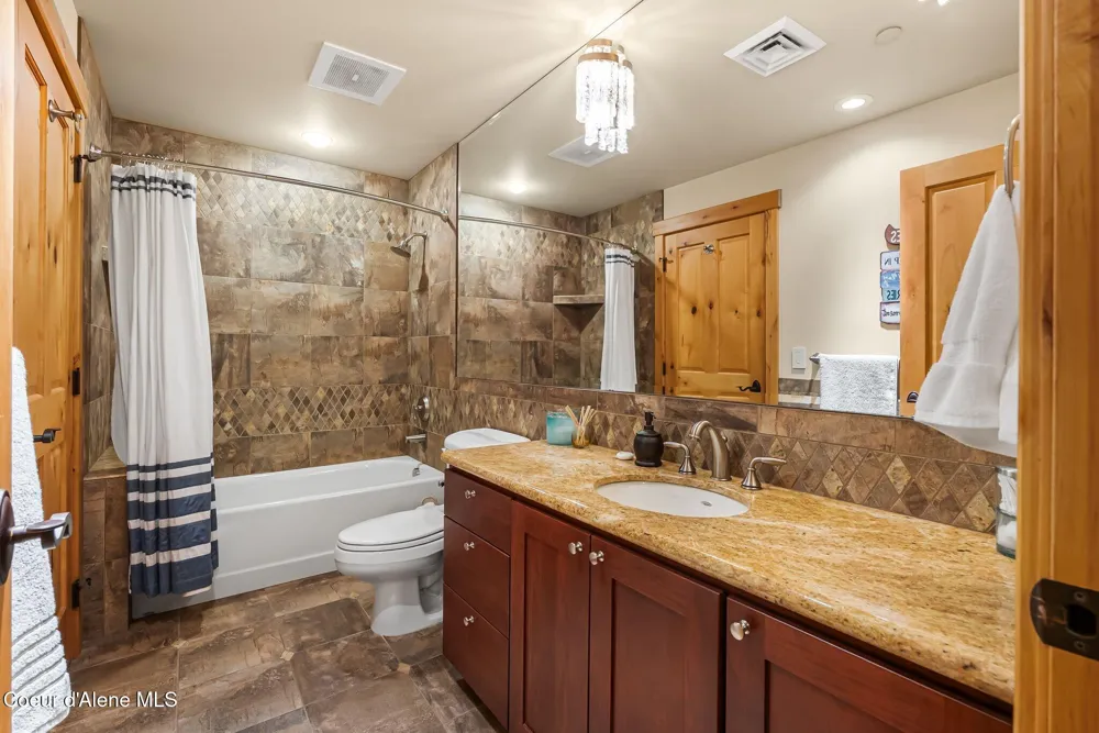 412 Sandpoint Avenue #334/335 Sandpoint, ID 83864
