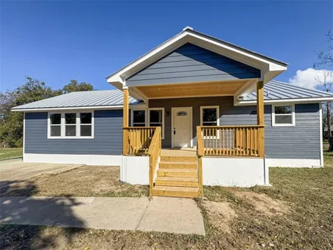 1902 N. Fannin Ave.