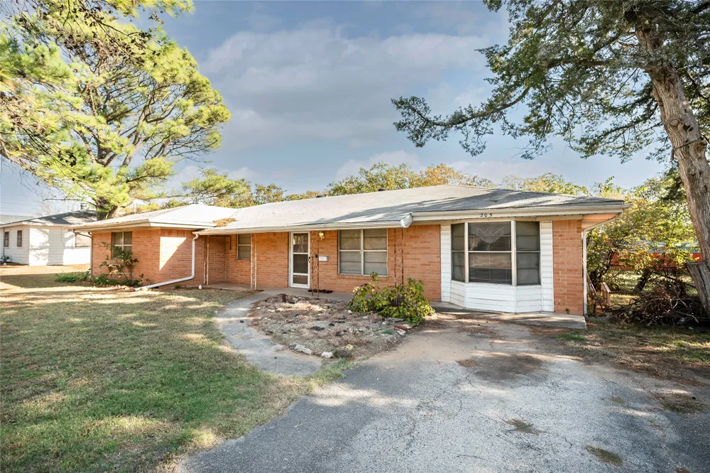 205 Bonham Street Nocona, TX 76255