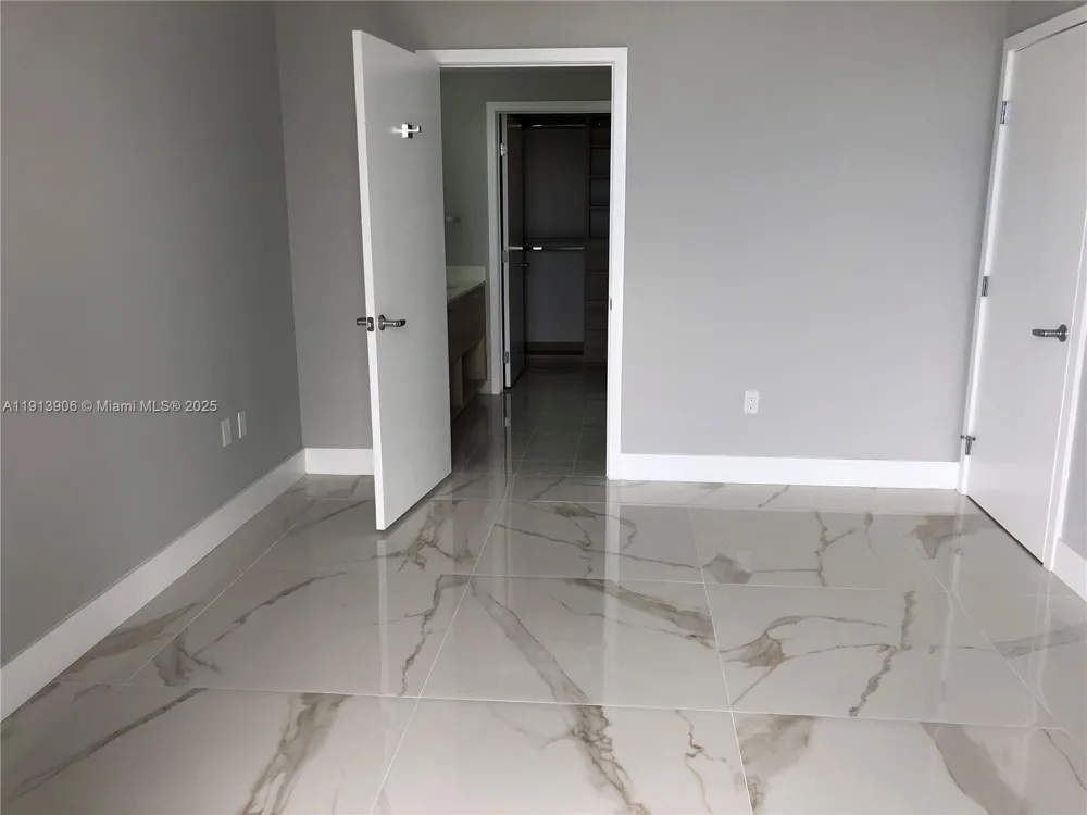 16385 Biscayne Blvd #3003 North Miami Beach, FL 33160