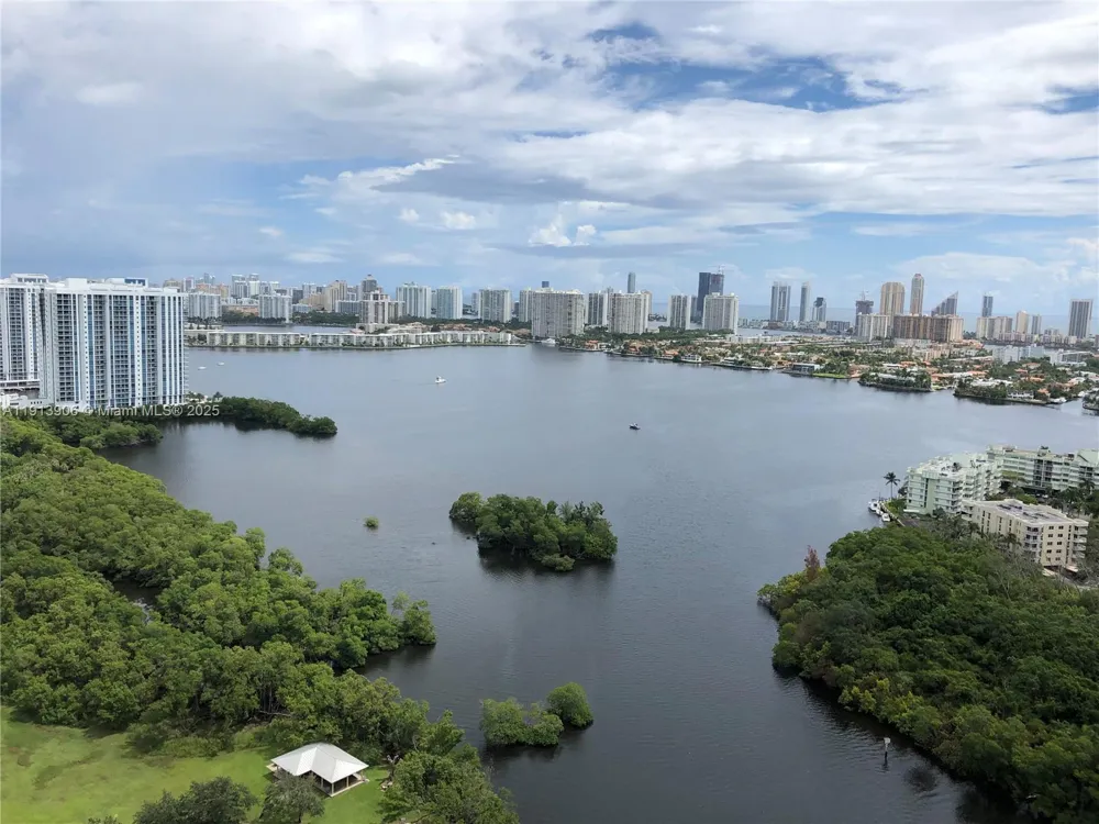16385 Biscayne Blvd #3003 North Miami Beach, FL 33160