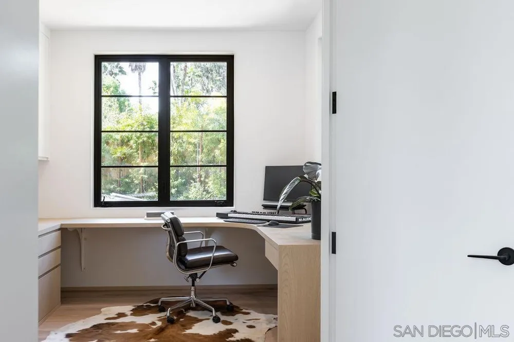 4874 Sun Valley Rd Del Mar, CA 92014