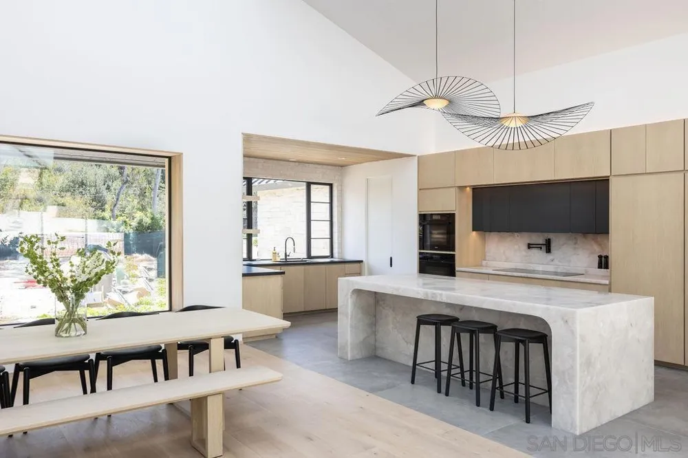 4874 Sun Valley Rd Del Mar, CA 92014